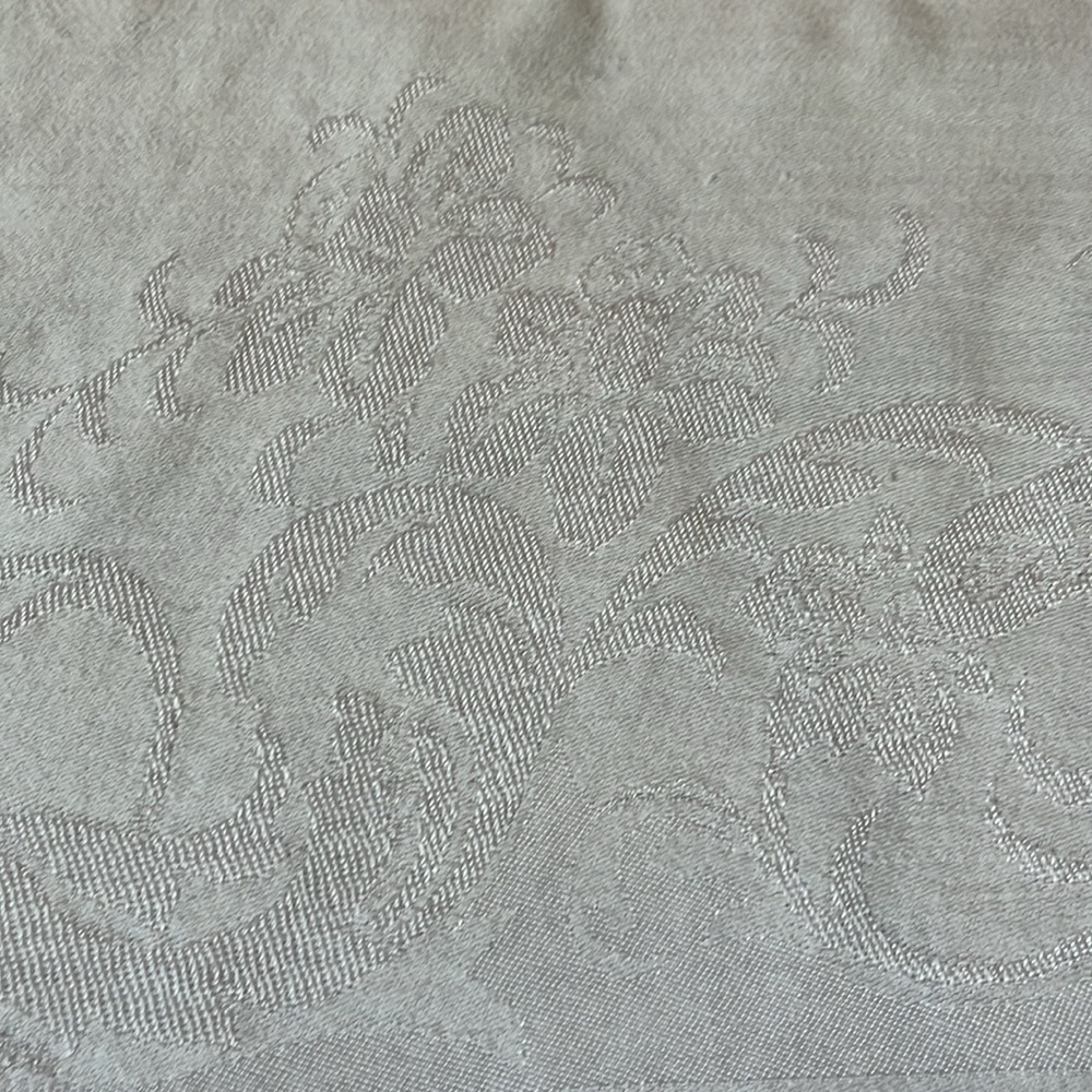 Vintage White Tablecloth - Picture 11 of 12